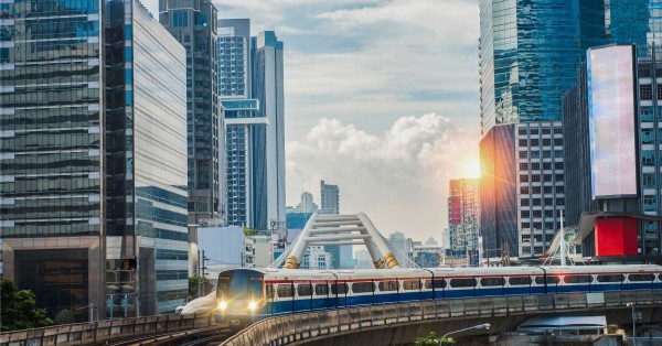 軌道經濟學全面引爆！頂級A辦聚落搶進軌道沿線區域🚆