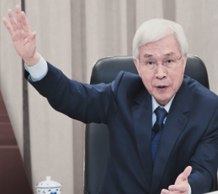 🧭打炒房滿週年：七都房市變奏曲揭密！誰撐價？誰讓利？一文看懂2025趨勢端倪