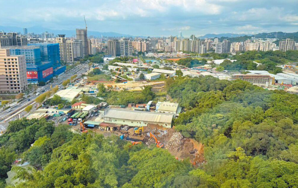 📉 【最新實價登錄解析】2025年台北市房價量增價跌，天龍國房市回穩挑戰來襲！