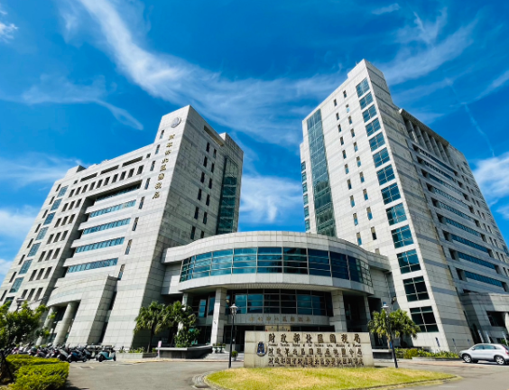 📈【2025年5月金融大解析】台股強彈助散戶回流！新台幣狂升衝擊外匯存款與放款利率變化全面剖析